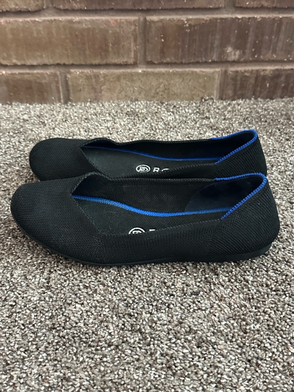 Rothy's The Flat Round Toe Black Knit Ballet Flats Blue Trim Size 7 - Picture 4 of 5